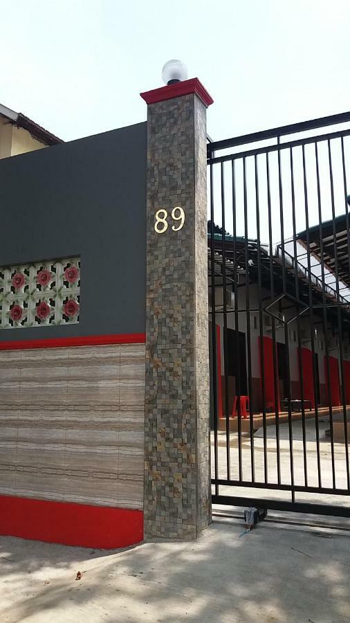 Homestay dan Kost 89 Jepara Bagian luar foto